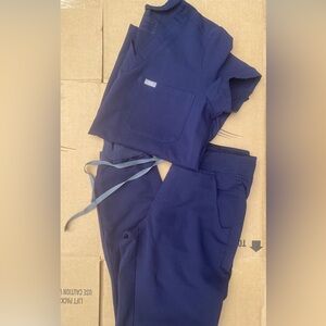 FIGS Women’s Jogger Pants and Top Scrubs Set